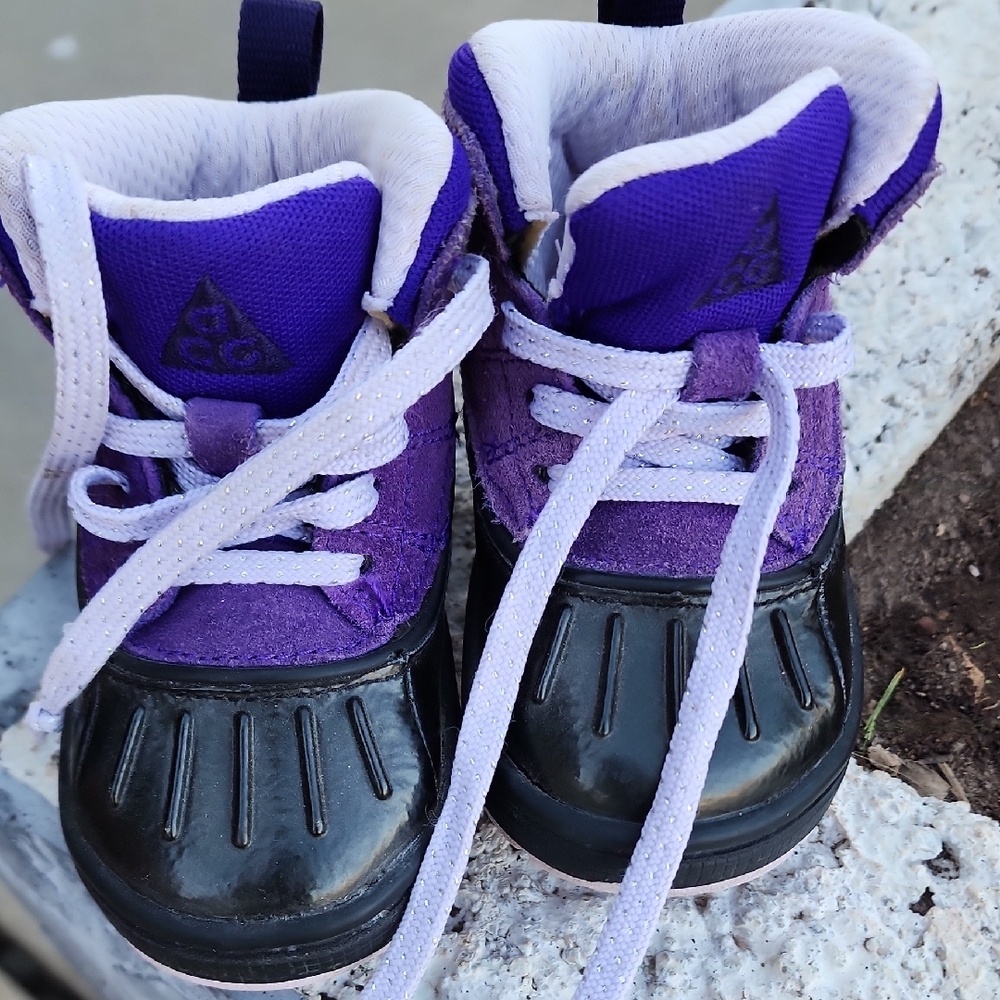 Nike Kids Purple and Black Waterproof Duck Boots